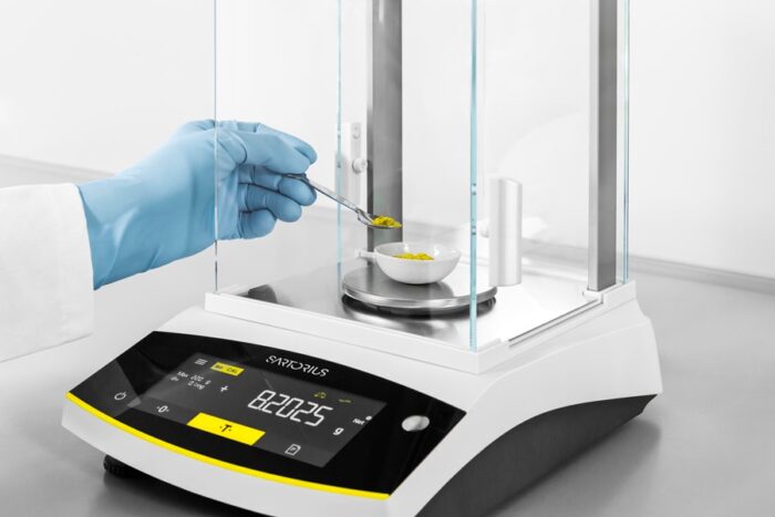Entris® II Essential Line Analytical Balance