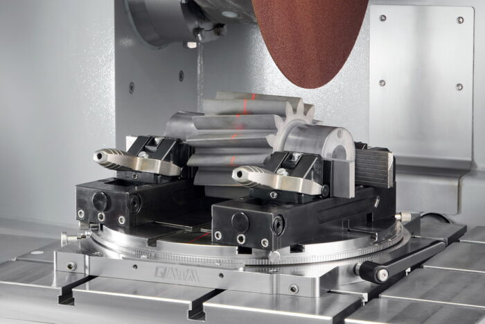 1800x1200px-qcut-400500600-bot-features-laser-alignment Cut-off machine Qcut 500 A