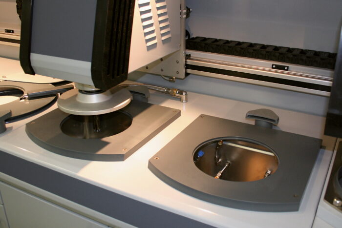Fully automatic Grinder & Polisher Qpol 300 BOT